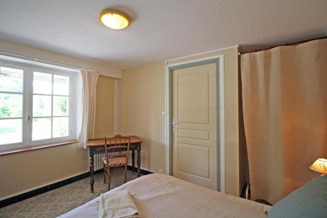 Les Vieux Fourneaux Bed and Breakfast Nantiat Exteriör bild